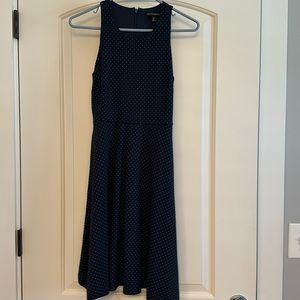 Sleeveless Banana Republic navy polka dot dress petite 0